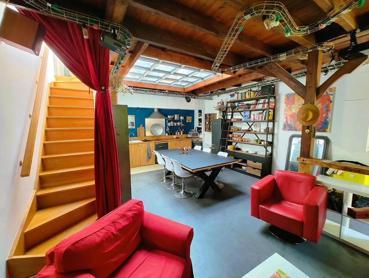 Atelier D'artiste - Loft With Garden Center Of 펜션 *
